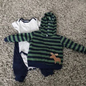 Child of mine fleece 3 piece outfit 6-9 months